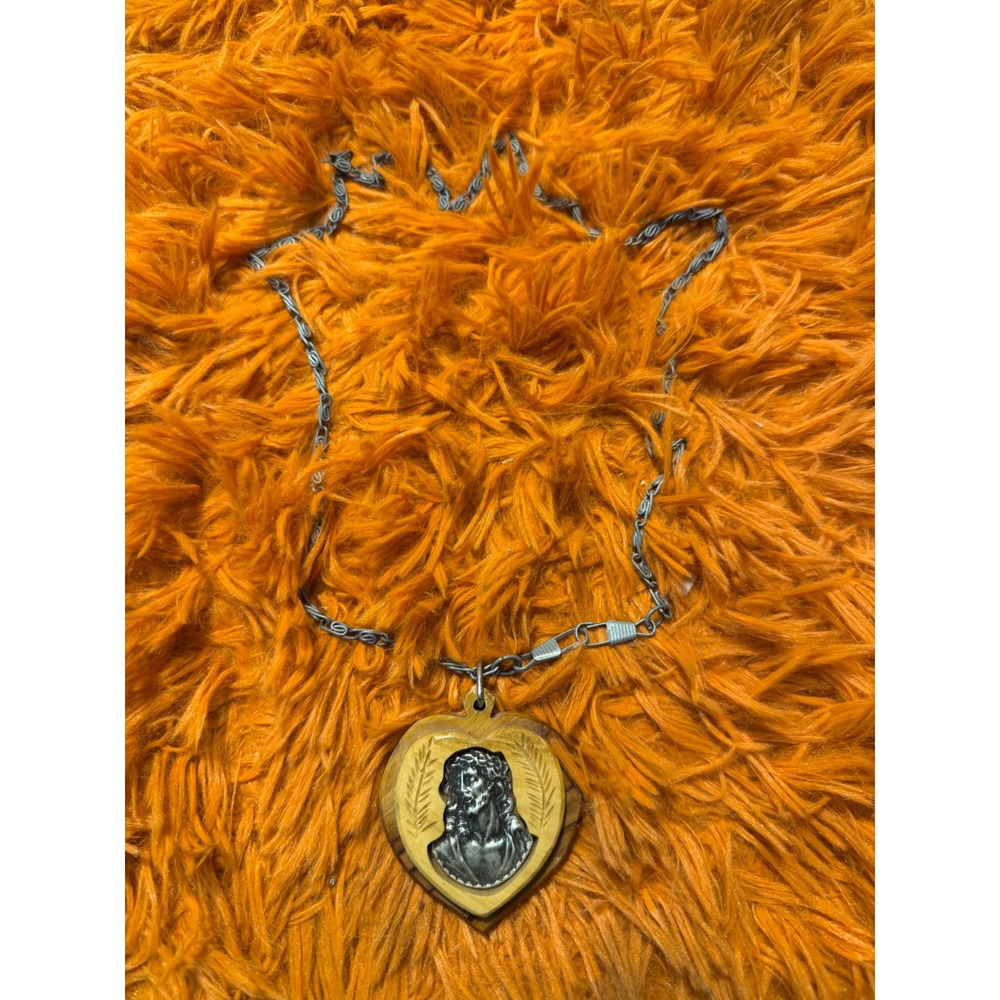 Vintage Handmade Carved Wood Heart Jesus Christ Pendant Necklace – Silver Tone